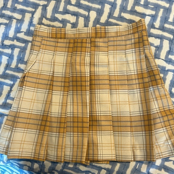 Little girls skirt set. - Picture 3 of 3